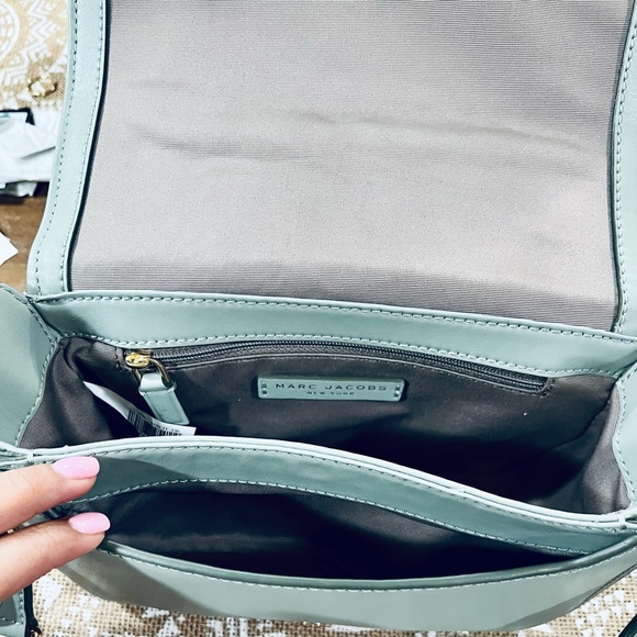 Marc Jacobs Insignia Full Flap Logo Shoulder Bag - Picture 4 of 13